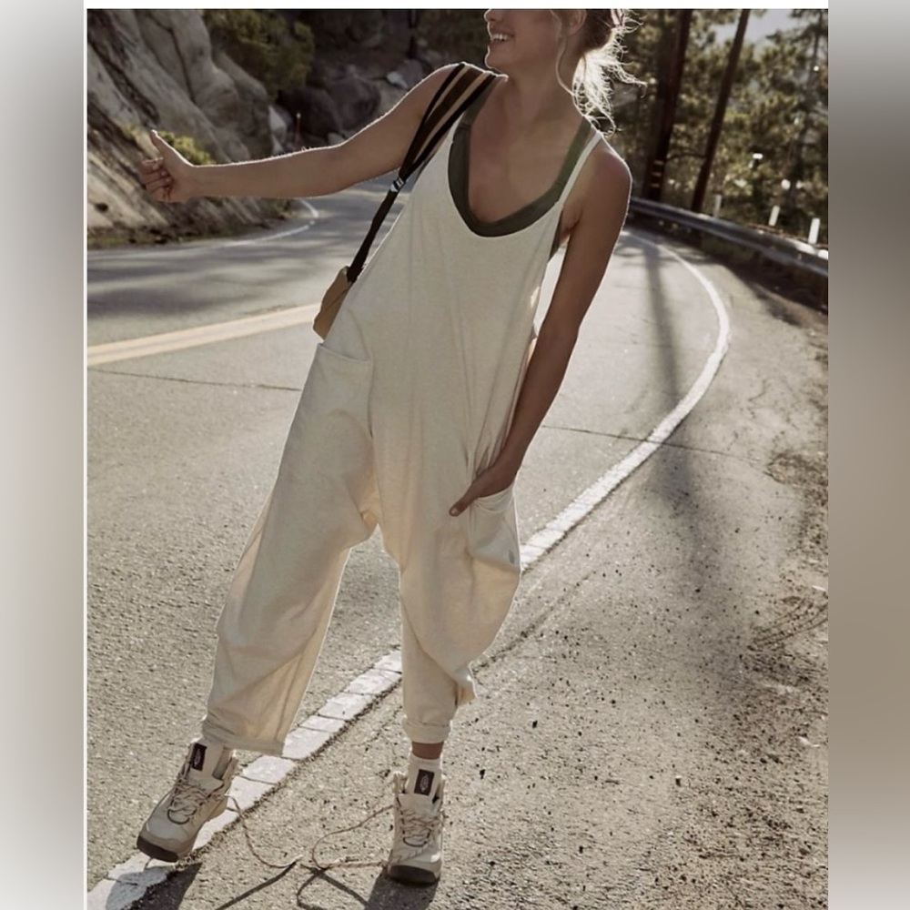 FREE PEOPLE MOVEMENT
OATMEAL HEATHER HOT SHOT
ONESIE JUMPSUIT Size Small
